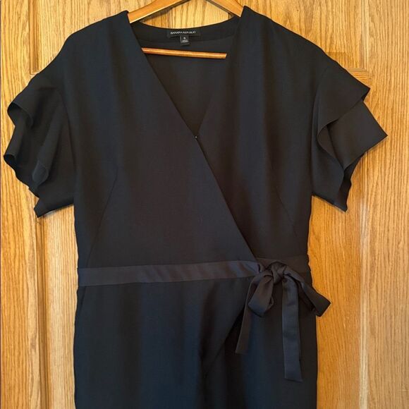 BANANA REPUBLIC Black Flutter Sleeve V-Neck Jumpsuit - Picture 10 of 13